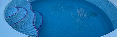 Piscina de obra con hormigón proyectado en construcción Málaga - MURES