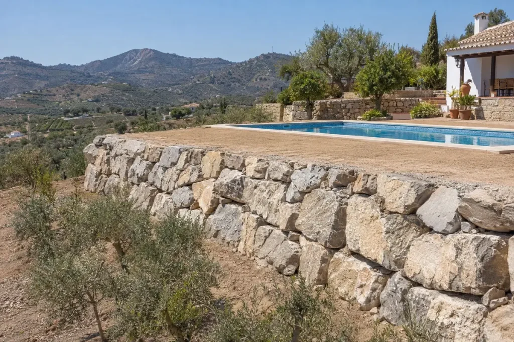 Pool terrace with escollera in Alhaurín el Grande