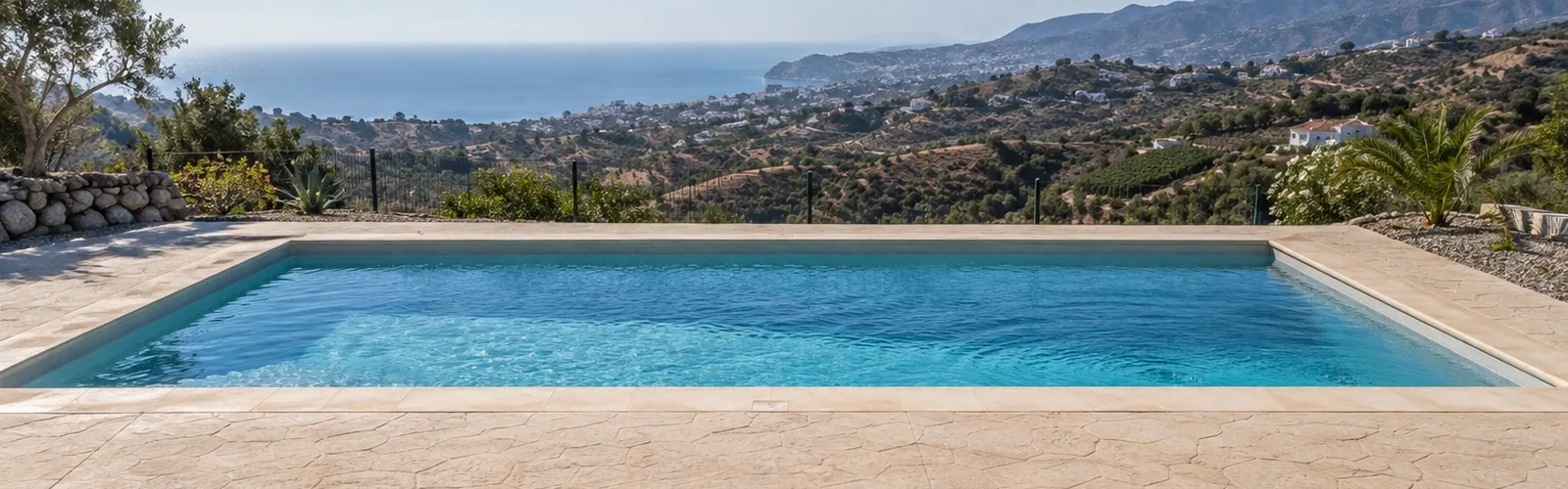 Piscina de obra en la Axarquía