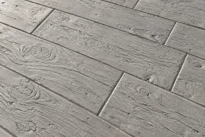 Hormigón impreso con molde Madera Rústica en color Marrón